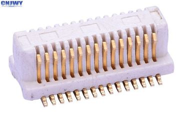 สูง 30PIN PCB Board To Board Connector พีเดสเทล สีเบจ โฟสฟอร์ วัสดุทองแดง
